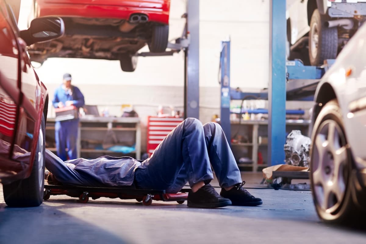 How to Check Your Auto's Battery Health: A Basic Guide to Keeping Your Vehicle Running Smoothly thumbnail