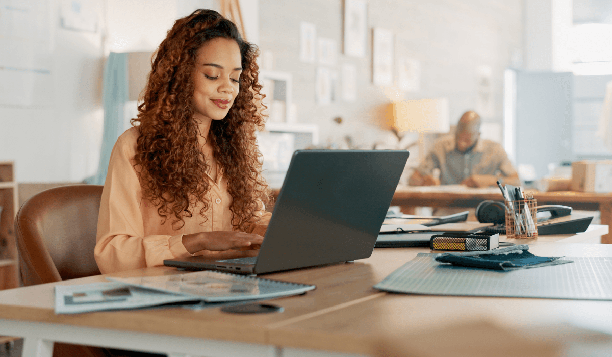 woman working on email marketing